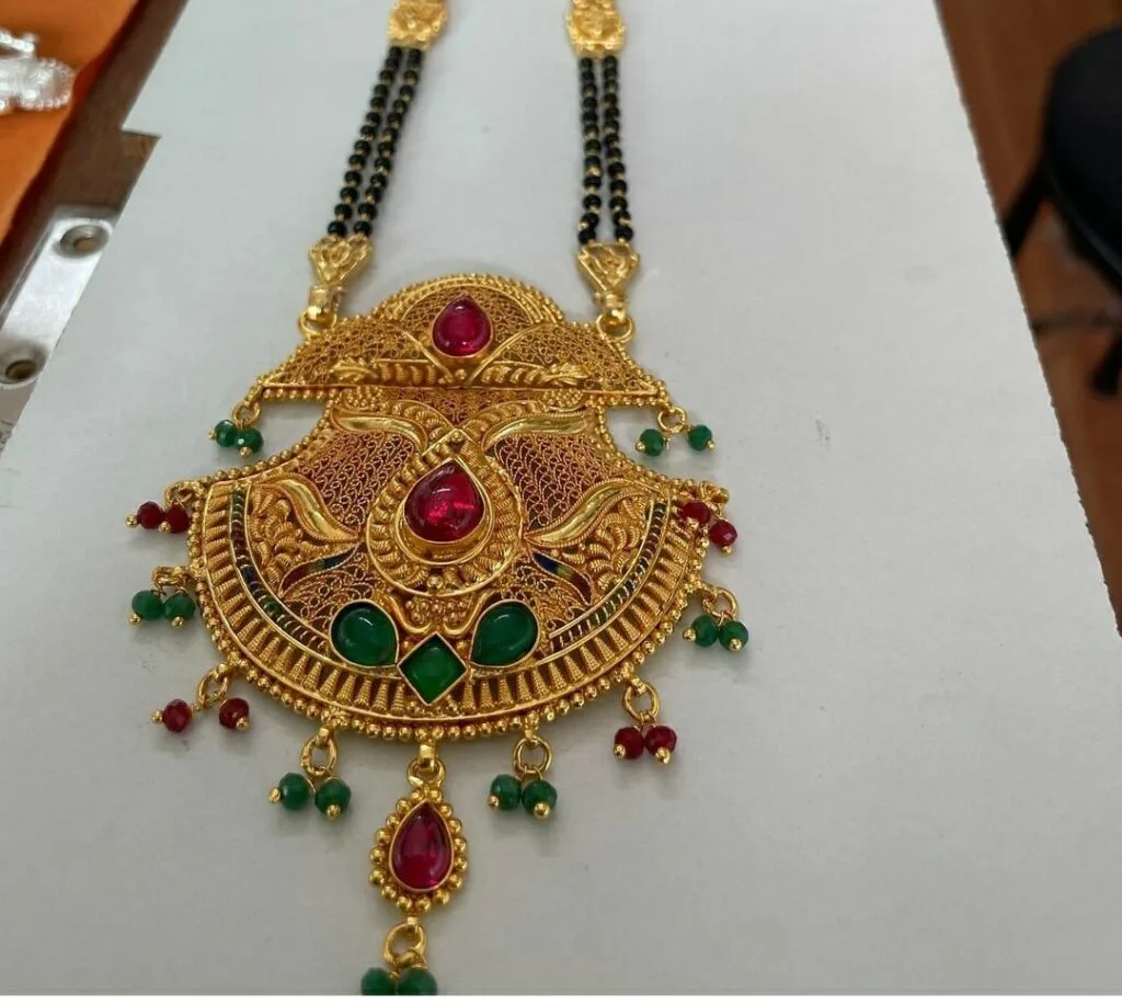 Gold-Mangalsutra