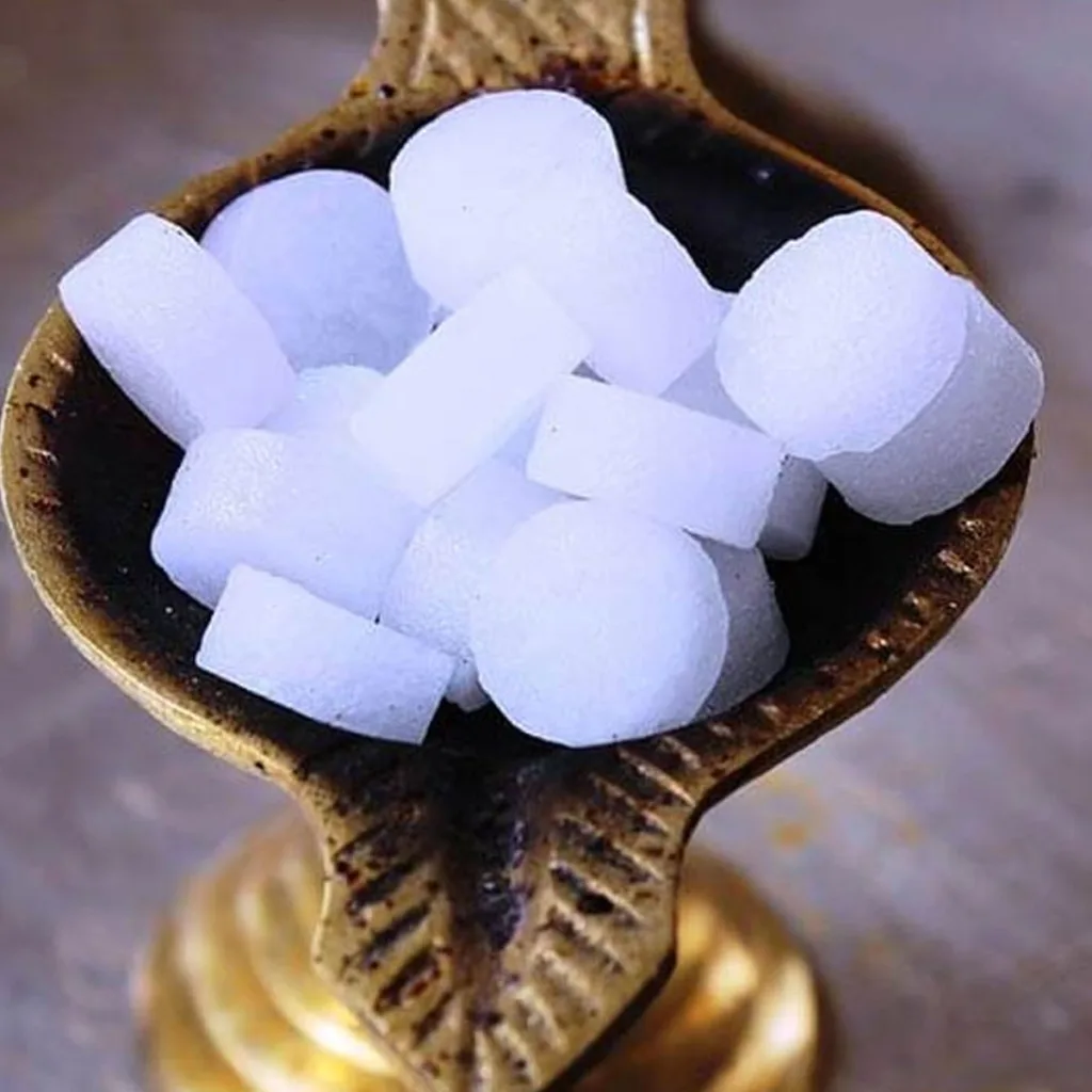 Use camphor in Aarti