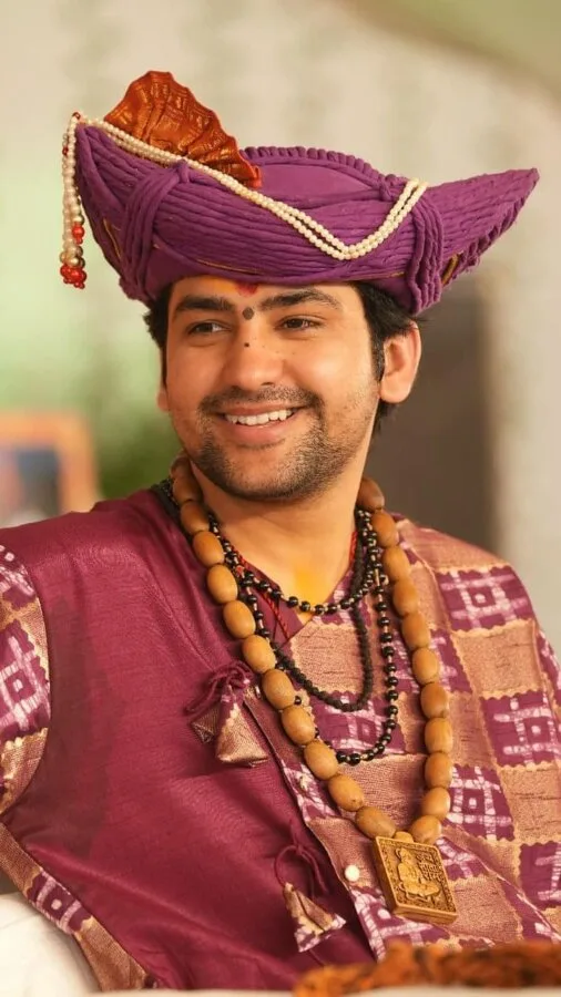  बाबा बागेश्वर धाम में अर्जी लगाने की प्रक्रिया बहुत ही सरल और आसान है। श्रद्धालुओं को ध्यान में रखते हुए, यहां उनके लिए सुविधाजनक तंत्र तैयार किया गया है जिसका उपयोग वे अपनी अर्जी लगाने के लिए कर सकते हैं।