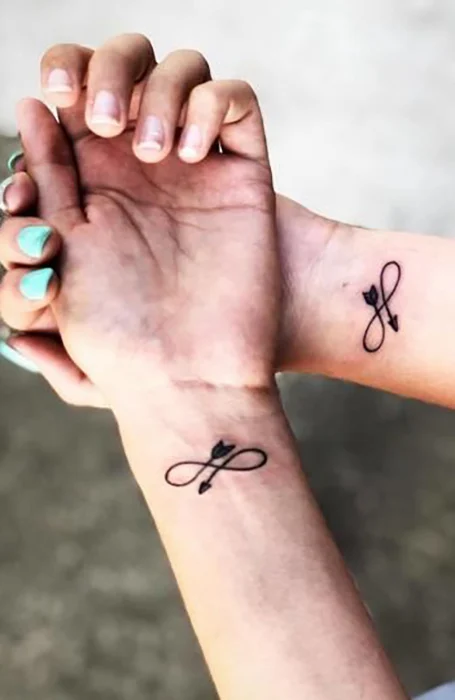 Amazing Friendship Tattoo Designs 2023 : इंफिनिटी टैटू डिजाइन