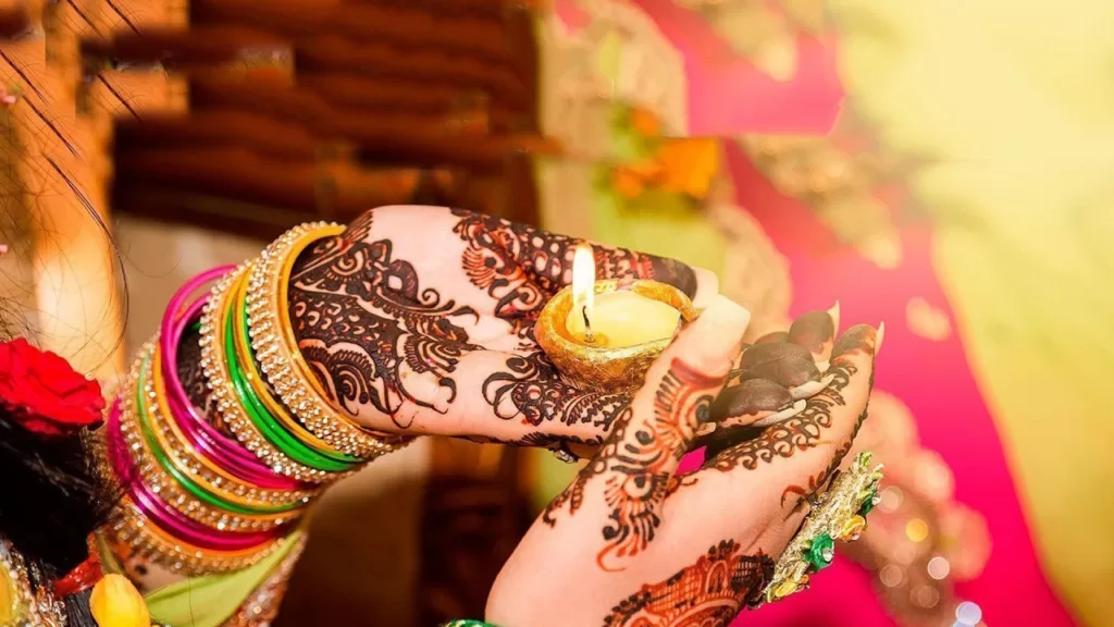 हरतालिका तीज पर लगाएं ये ट्रेंडिंग मेहंदी डिजाइन्स, सुंदरता में लग जाएंगे चार चांद