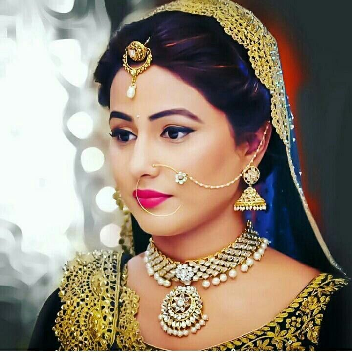 latest nath designs in gold 2023