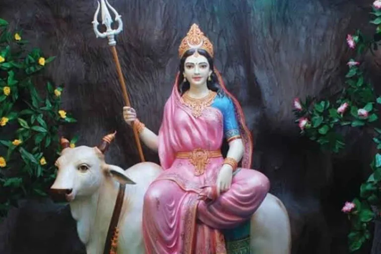 mata sailputri statue