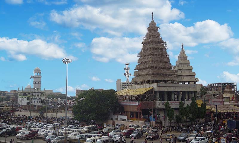 भगवान हनुमान को समर्पित सबसे लोकप्रिय मंदिरों में से एक।