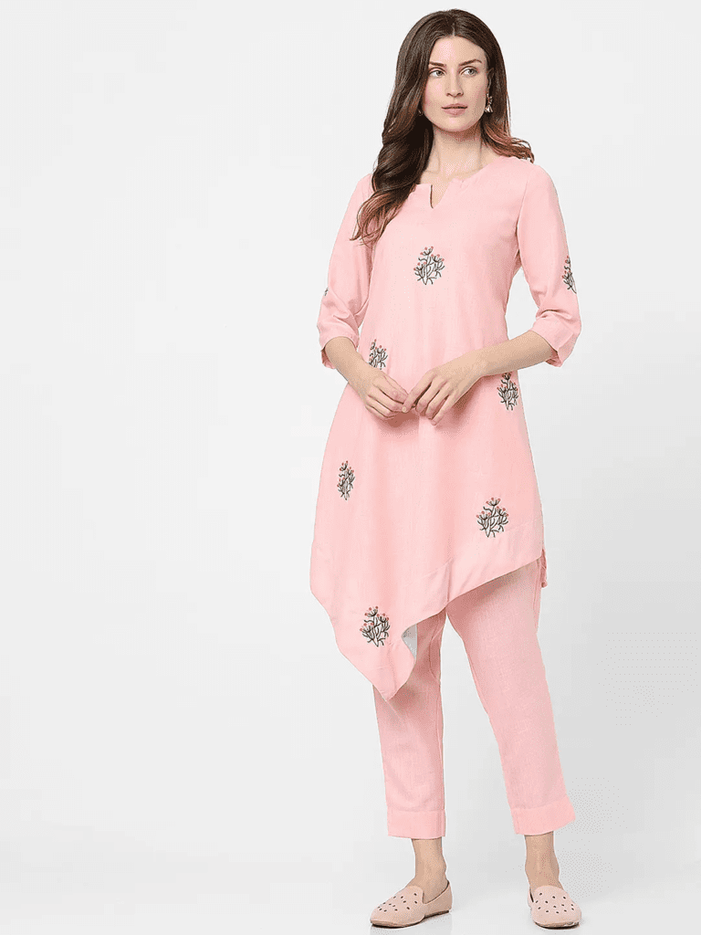 Fashion 2023: इन पैटर्न की कुर्ती है आजकल फैशन में