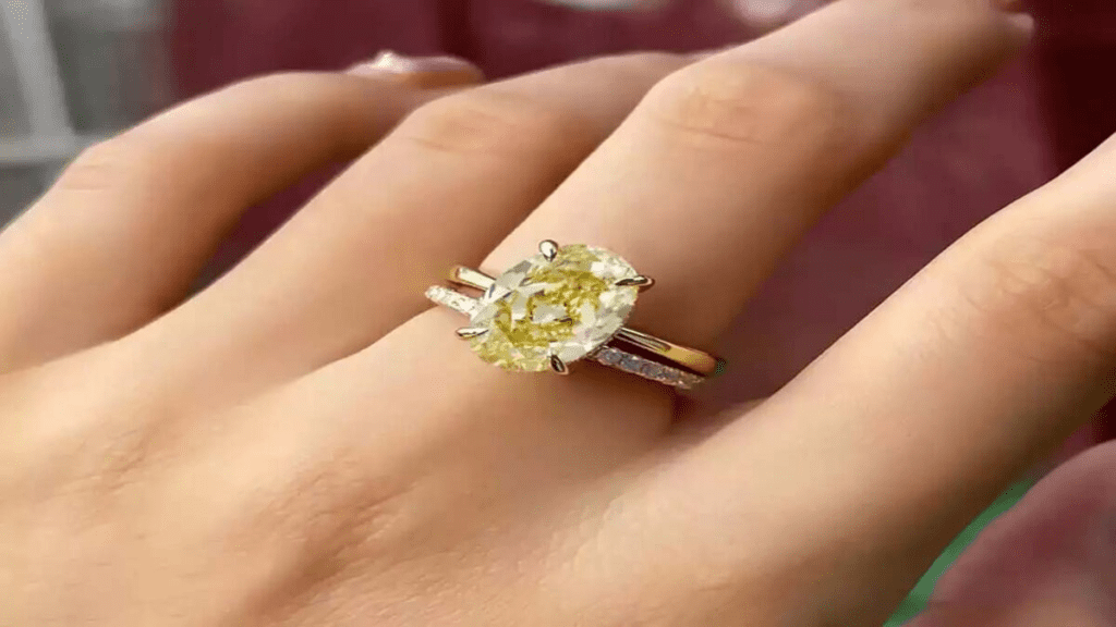 yellow topaz ring designs