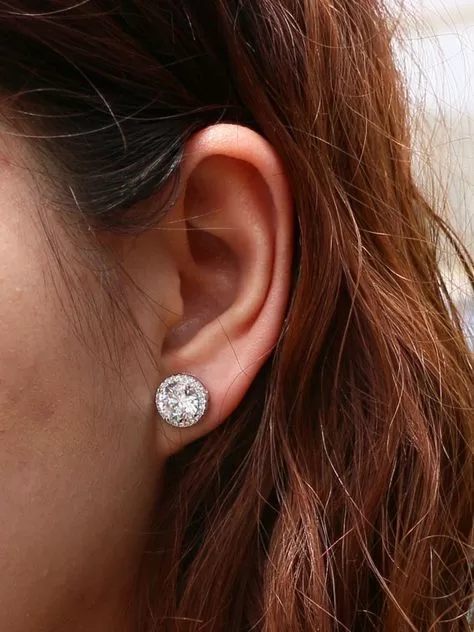 Earrings Designs : मात्र 100 से 200 रुपए में खरीदे कान का झुमका