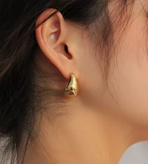 Earrings Designs : मात्र 100 से 200 रुपए में खरीदे कान का झुमका