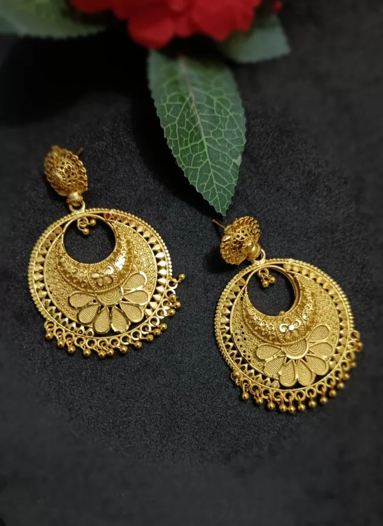 Earrings Design: शादी हो या फंक्शन पहने ये लेटेस्ट डिजाईन की झुमके