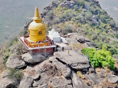 एक धार्मिक और लोकप्रिय मंदिर है