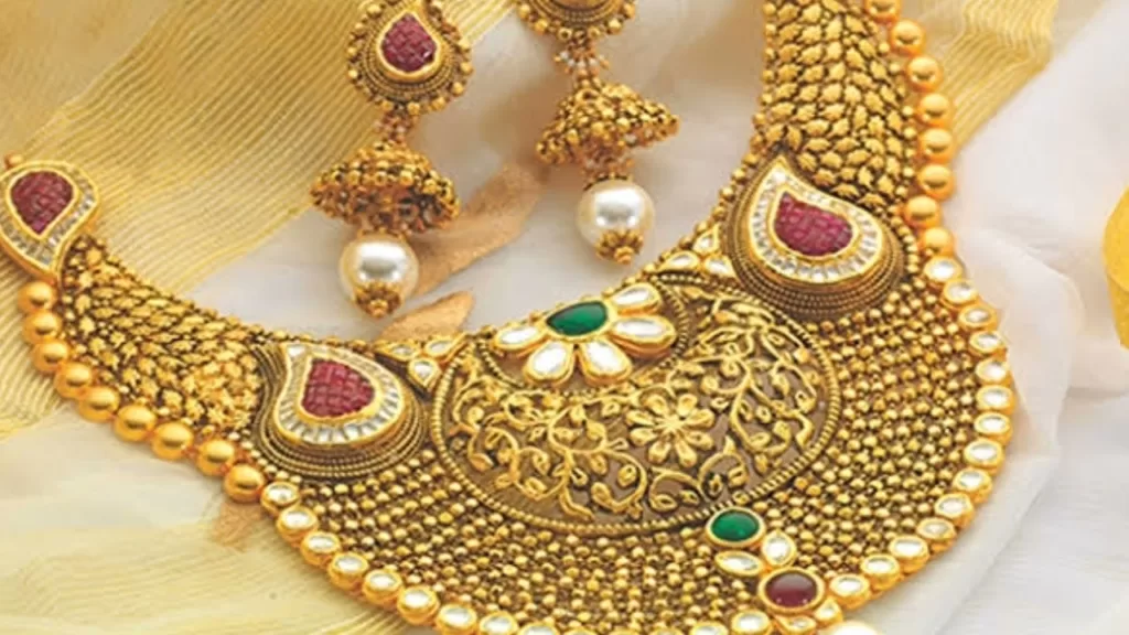 Golden necklace design : इस धनतेरस खरीदे अपने लिए खास साइन के ये हार