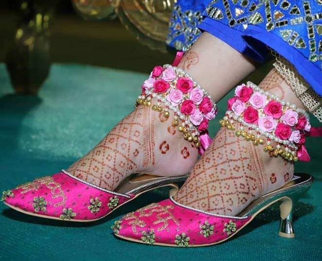 floral anklets