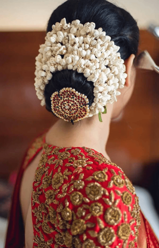 ब्राइडल हेयर स्टाइल - बन हेयर स्टाइल