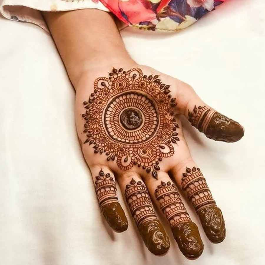 Circle Mehndi Design