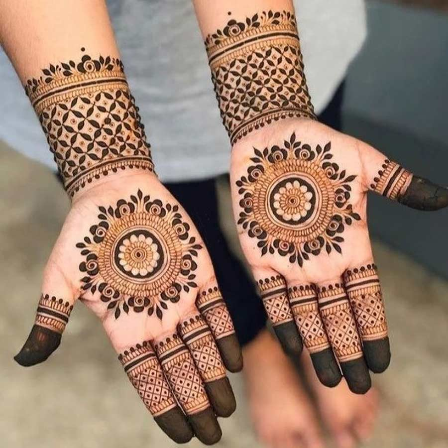 circle mehndi design front