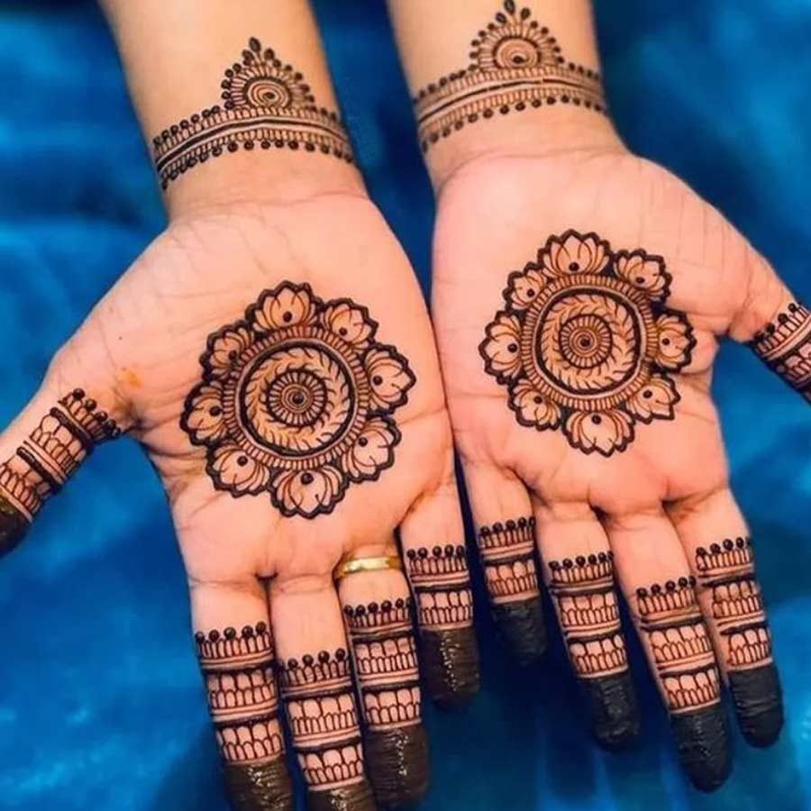 circle mehndi design back hand simple and beautiful