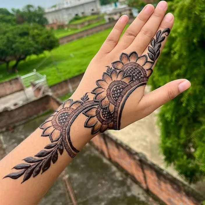 floral mehndi designs for back hand