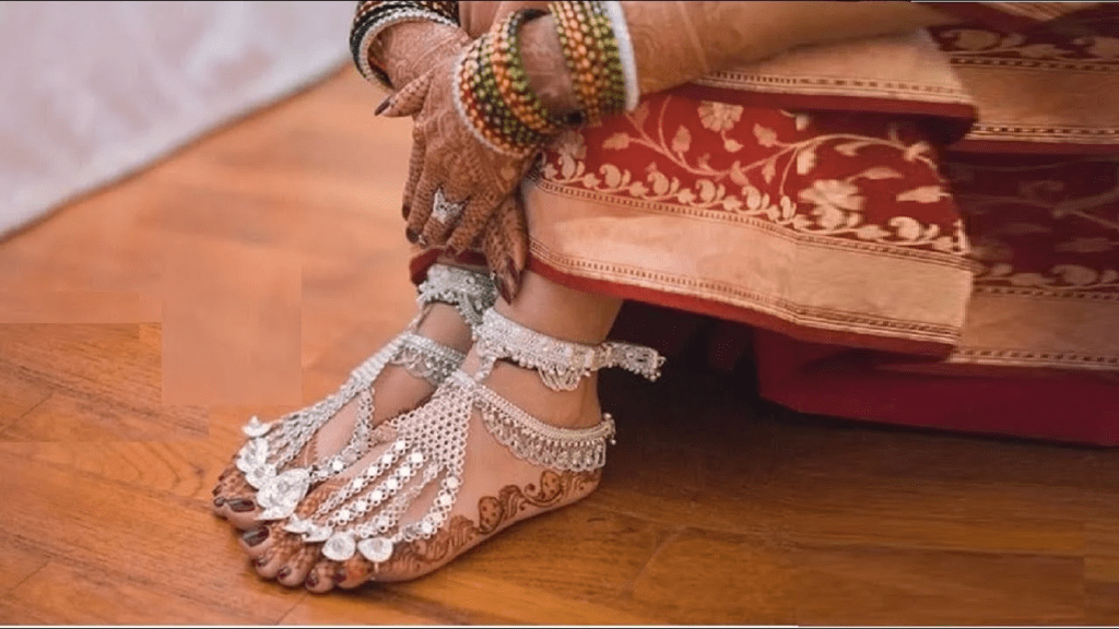 Floral Toe Ring Design