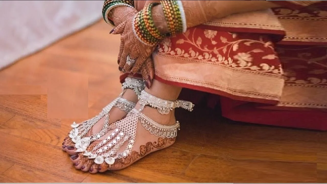 Floral Toe Ring Design