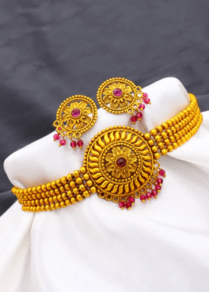 Wear these latest designed chokers with ethnic outfits.