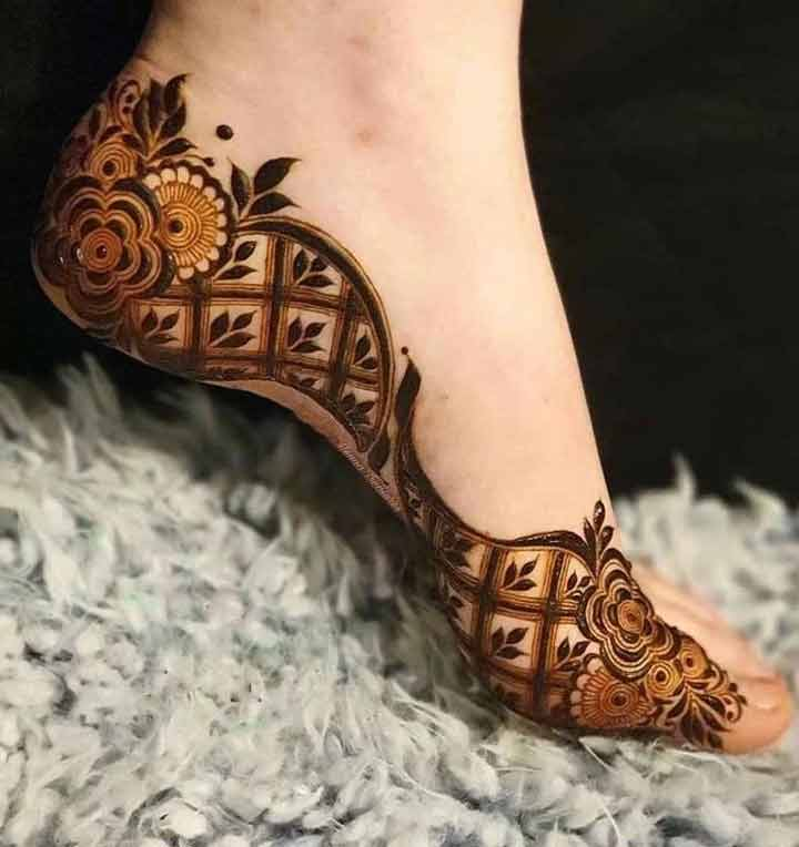 जालीदार मेहंदी डिजाइन