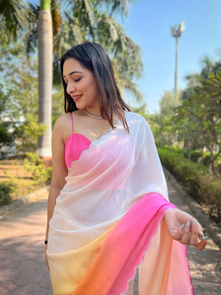 प्लेन सैटिन साड़ी (Plain Satin Saree)